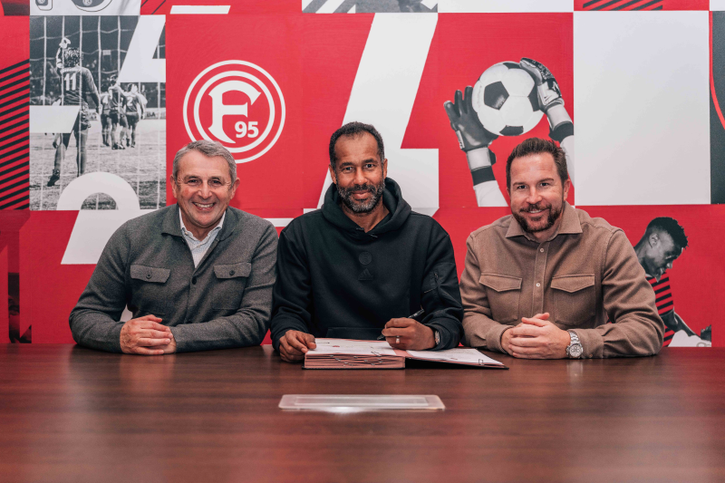 Fortuna Düsseldorf 1895: フォルトゥナがDANIEL THIOUNE監督と